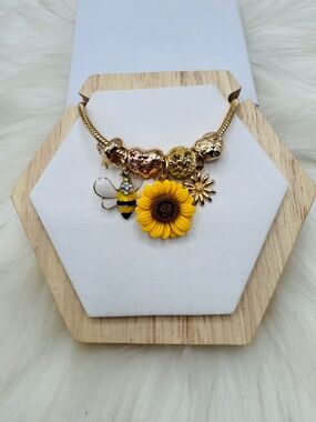 Gold-Tone Sunflower & Bee Charm Bracelet Dangle Charms Bracelet